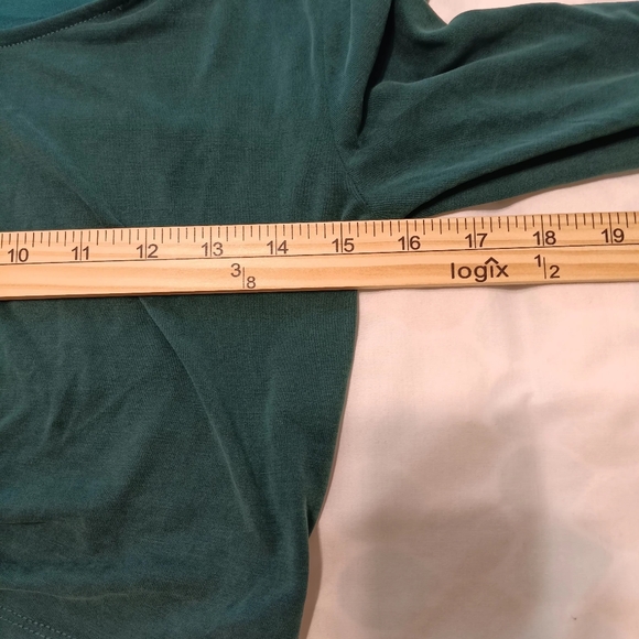 Urban Outfitter Woman Size Small Wrapped Cropped Green Top Flared Long Sleeve - Picture 9 of 10